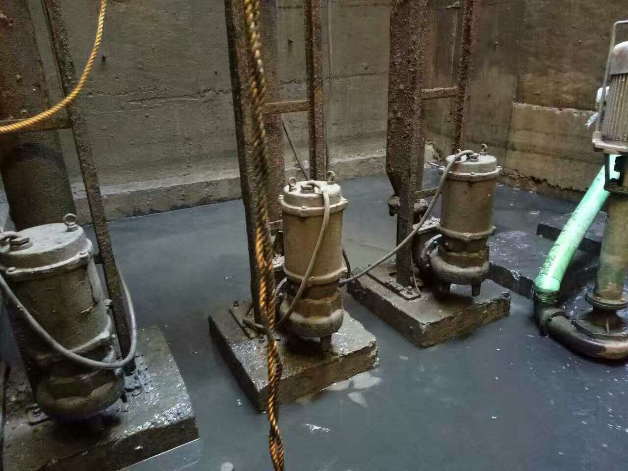 桃江污水池清理